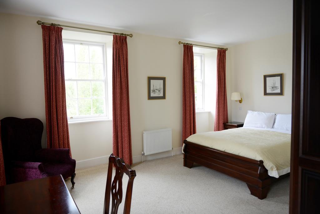 Ashbrook Arms Townhouse And Restaurant 호텔 더로 외부 사진