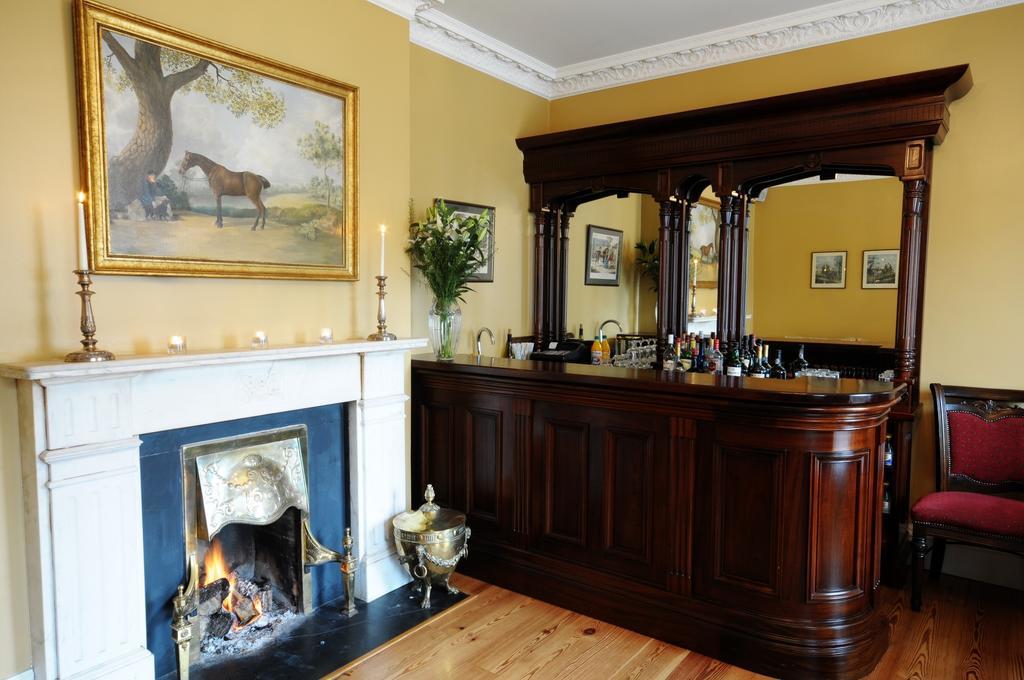 Ashbrook Arms Townhouse And Restaurant 호텔 더로 외부 사진